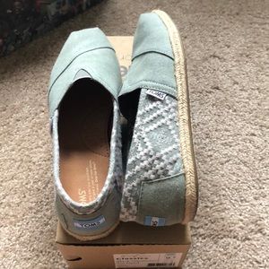 TOMS Classics